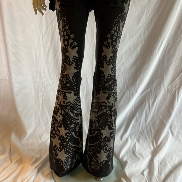 NWT! Anna Sui for Free People pull on flare leg pants with free tee. Size 28. - Picture 7 of 10